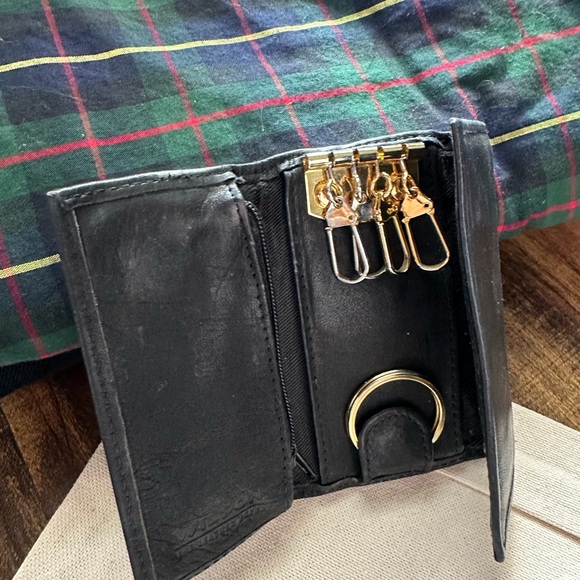 Wilsons Black Leather Key Holder - Picture 1 of 6
